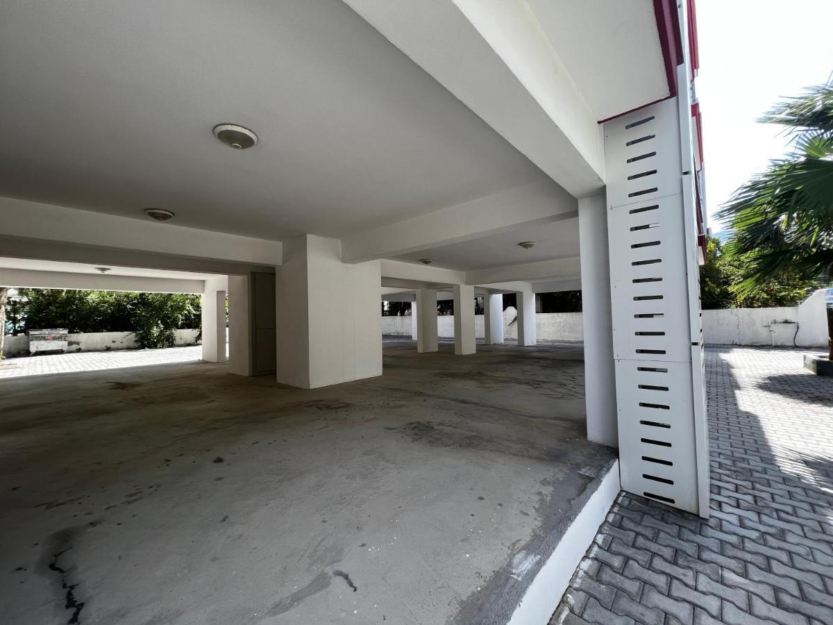 Stylish 3 Bedroom Apartment In Cirénia Exterior foto